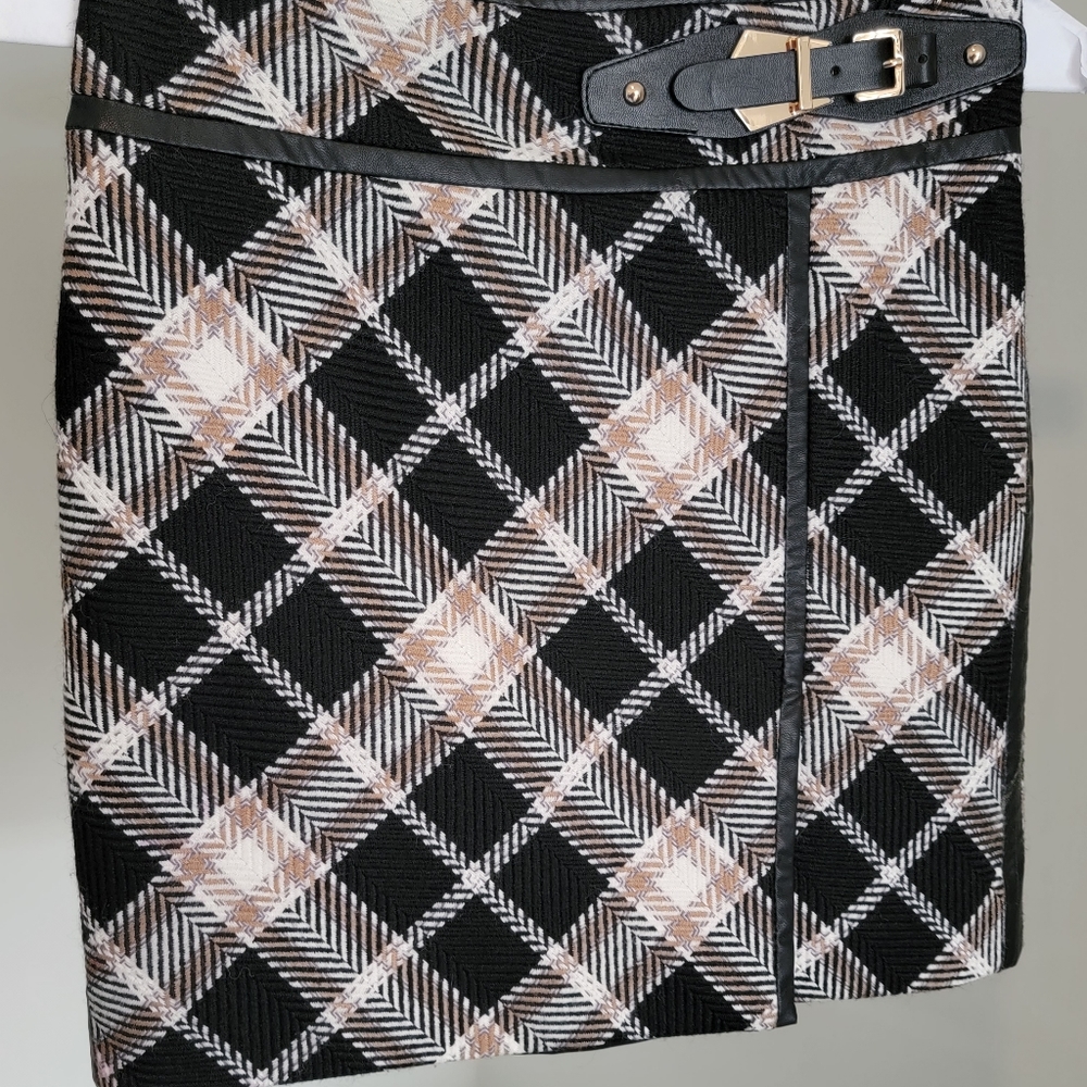 White house black market mini skirt